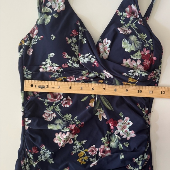 Niptuck Floral Ruched Criscross One piece Women’s size 6 - Picture 9 of 10